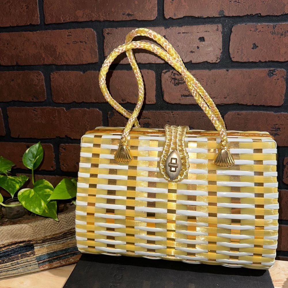 Vintage 50s 60s woven gold straw raffia hard body handbag